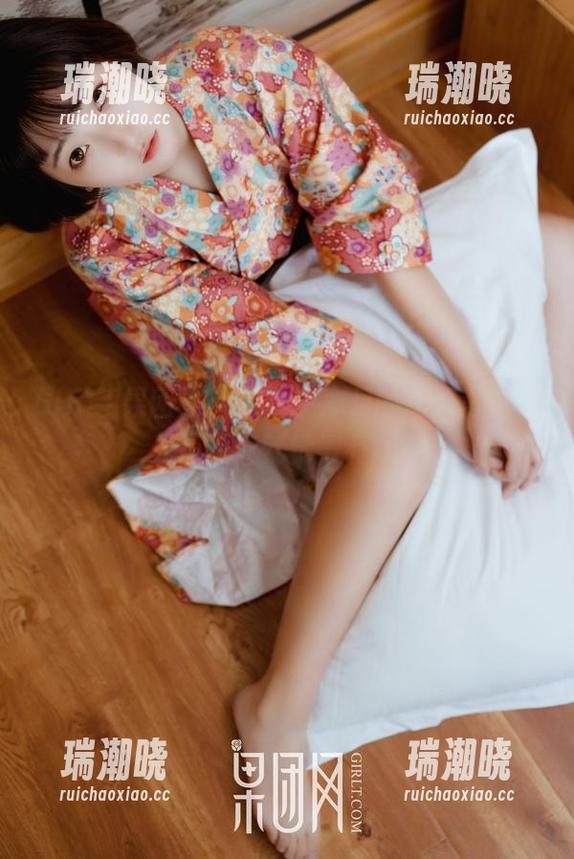 GIRLT果团网 - 精选梦心月的灰丝写真，光是想着就觉得有趣。