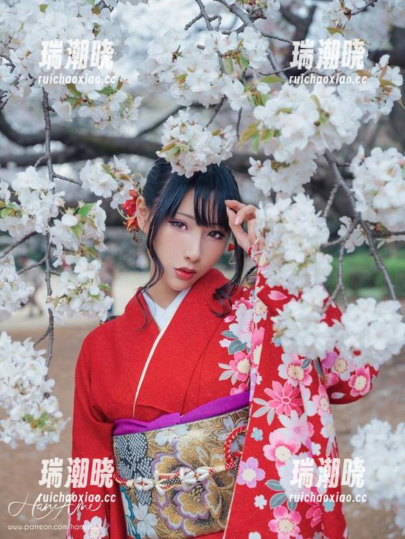 在HaneAme雨波福利图集中，谁的美足更能撩动心弦？