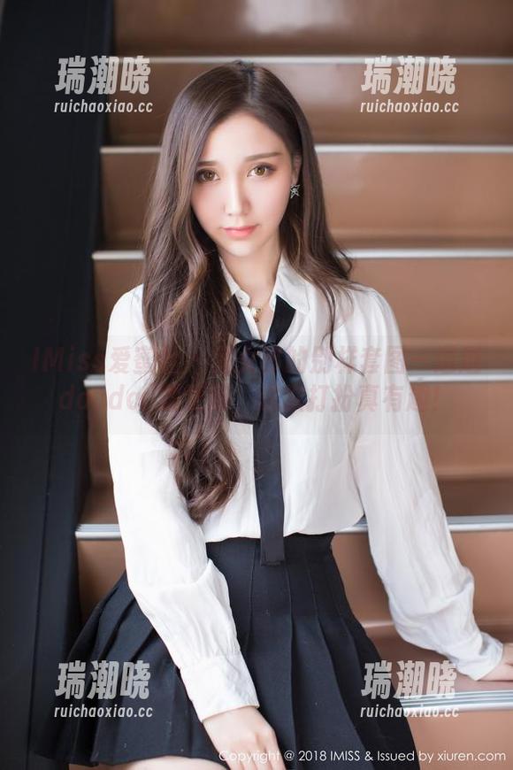 IMiss爱蜜社 - 兔女郎的别样套图—逗逗doudou刚更新，这次打扮真有趣！