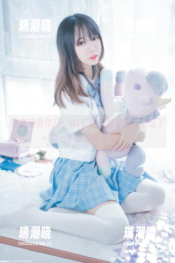 喵糖映画作品：OL们的忙碌时光，别忘了秀一下我的制服吧！