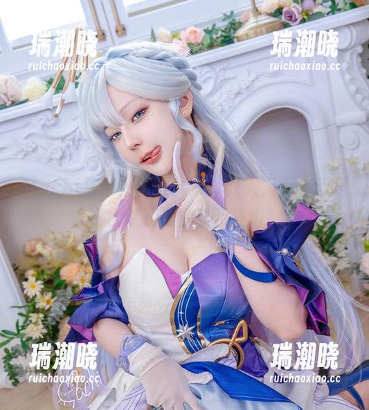 Machi马吉最新写真集：双人温泉，不是打水仗就是默契互拔泡！