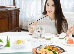 MiStar魅妍社 - 私房里聊聊，杨晨晨sugar的美图和她的死库水情缘