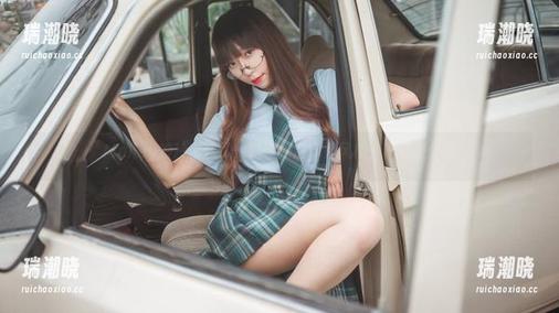 Money冷冷上线了：精选她的学姐风格，真的是个谜