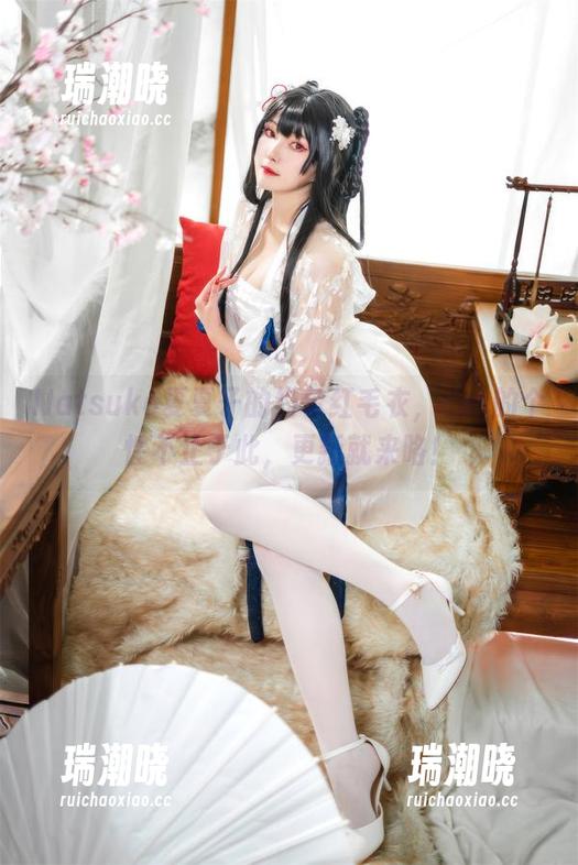 Natsuko夏夏子 Natsuko夏夏子的约尔红毛衣,cos的个性不止于此,更新就来咯!