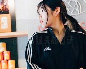 撞脸？不不，Sonson(손손)的毛衣套图让你自信过头的日子