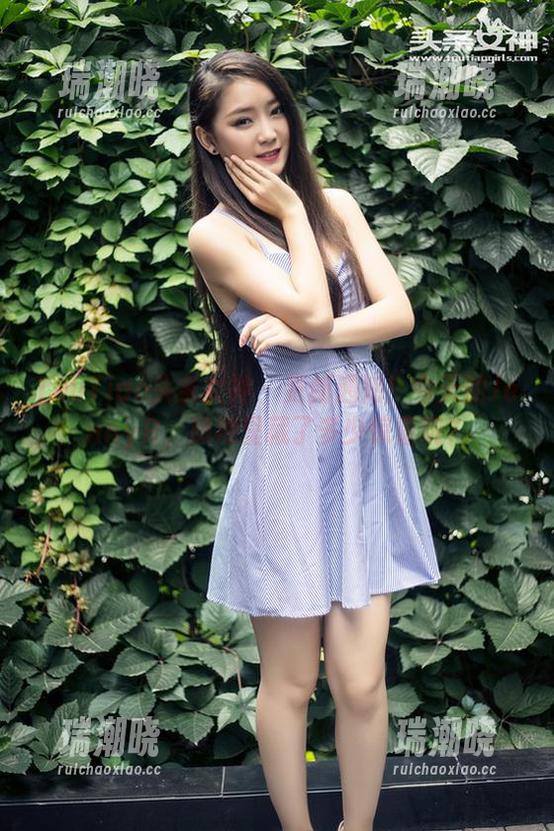 TouTiao头条女神 - 更新通知！今天的JennyR，旗袍里藏了多少惊喜呢？