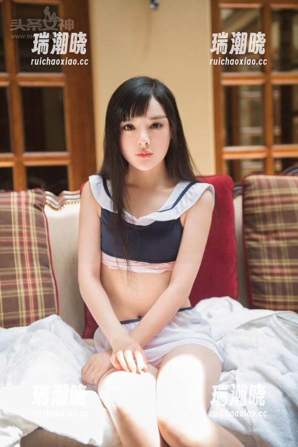 TouTiao头条女神 - 余心曼的浴室：下载这组写真集，让你眼花缭乱（但别想太多！）