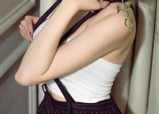 UGirls尤果网 - 周妍希在线，图集里的厨娘造型到底有多撩？我们拭目以待