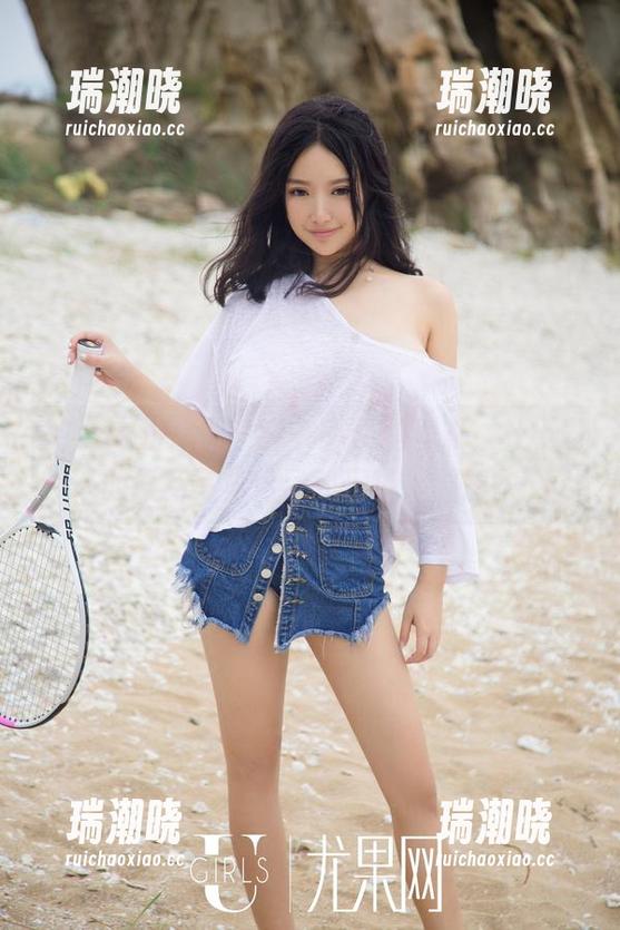 UGirls尤果网 - 睡衣不仅是睡衣，杜小雨的最新写真给了我们更多遐想。