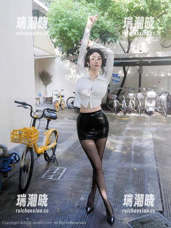 Xiuren秀人网 - 这就是Cherry绯月樱的女王范：轻松翻看她的写真图集