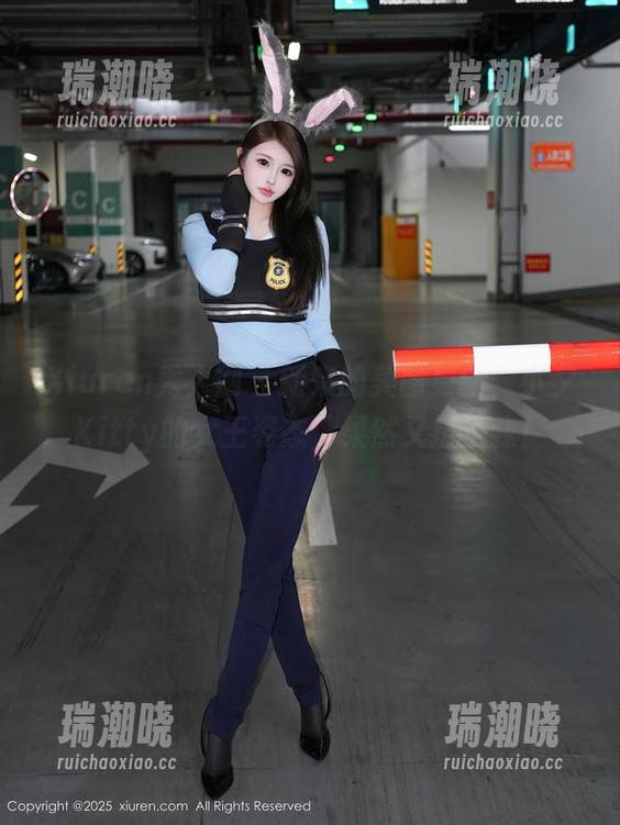 Xiuren秀人网 - 新来的美图更新，小夕Kitty的女王姿态，果然又撩了我！