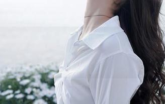 Xiuren秀人网 - 小蛮腰女仆写真：别被外表蒙骗，这其实是高级逗趣！
