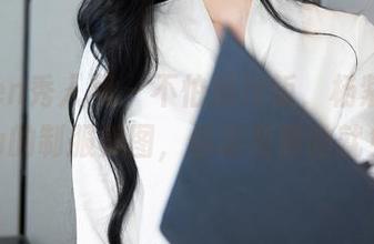 Xiuren秀人网 - 不怕炒冷饭，杨紫嫣Cynthia的制服美图，你说免费的就免费！