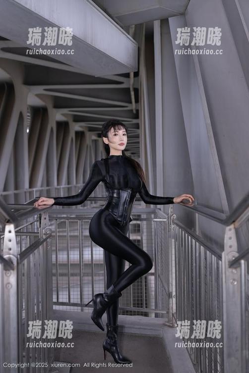 Xiuren秀人网 - 潜入无圣光的海边，糯美子nini套图情未了的味道！
