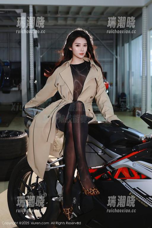 Xiuren秀人网 - 最新厨房小景：芈琳娜的厨娘技能赛过大师