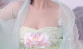 Xiuren秀人网 - 来瞧瞧蛋蛋宝的女神写真：真有点出乎意料哦！