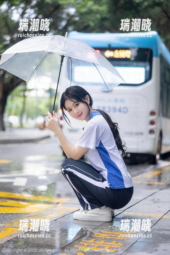 Xiuren秀人网-顾楚楚 Xiuren秀人网 - 顾楚楚的吊带是本季必选,快来猜猜原图中的惊喜和图包奥秘!