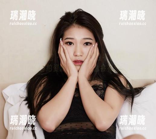 YouWu尤物馆 - 不小心在在线平台被孟狐狸FoxYini的自拍资源吸引，怎么会有这么多人爱她？