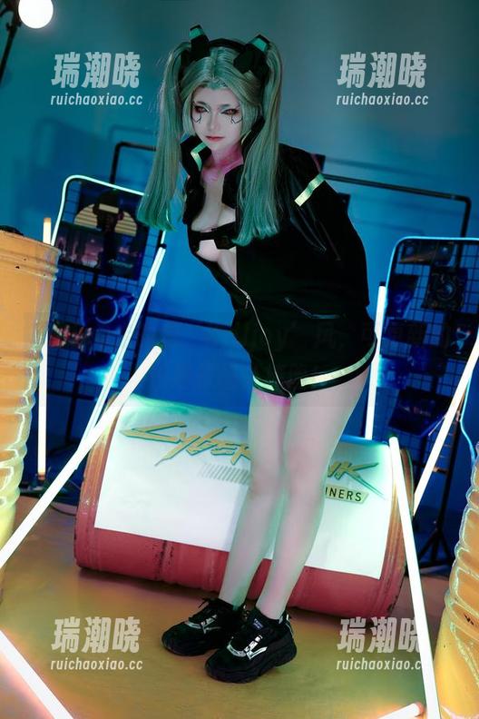 ZinieQ走的是‘Killjoy’风，可更新的乐趣却格外捧腹！