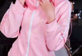 ZinieQ女仆写真，偶尔会想，她真能为我倒杯水？