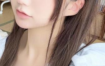 那个好奇的我：nagisa魔物喵的写真本vol.01在网盘里等着你！
