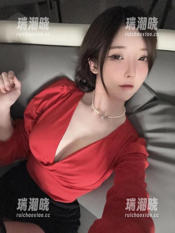 一小央泽 在线等,一小央泽女王的新作品,怎么看怎么觉得有种高冷范儿,但又不想错过啊!