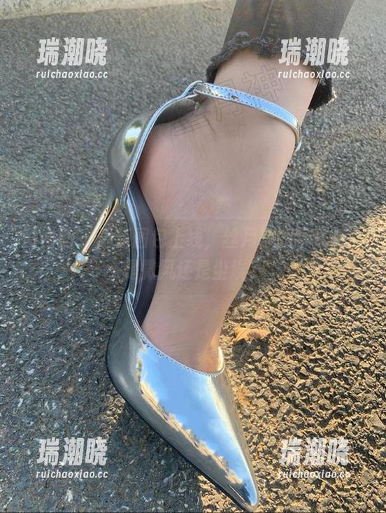 微密圈 - 最新图包上线，丝月神的牛仔裤，是微风还是尘埃？