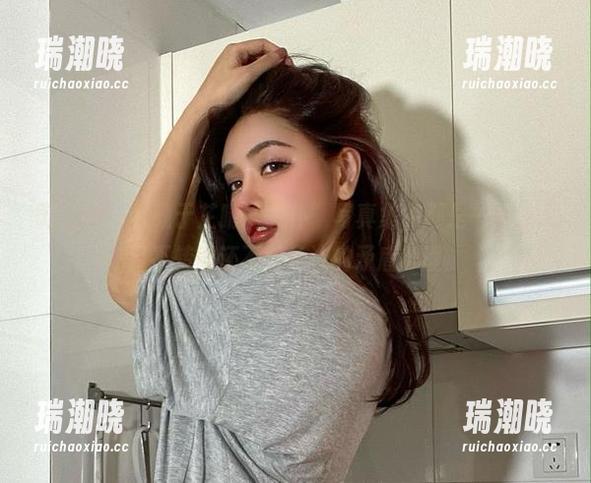 微密圈 - 下载于芷晴“女仆”写真集，那是一种让人目不转睛还不想承认的矛盾心理。