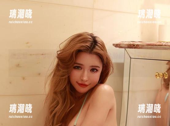 微密圈 - 在吊带的世界里，谁需要多余的修饰？于芷晴图包更新中，来吸收点灵感。