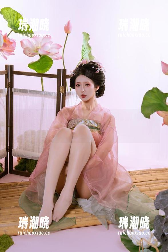 没有圣光的日系百合，果然云溪溪奶桃的风格独特，就是好看。