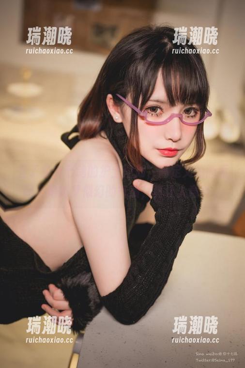 看了你十七鸽的护士图册，高定义的画面配上她如梦似幻的气质，真让人意外。