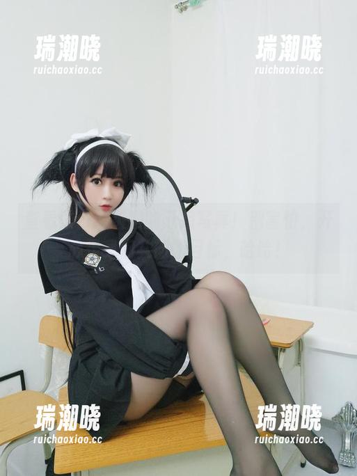 查看依依超级懒的五月写真！别害怕，开心是我们共同的目标，哈哈！