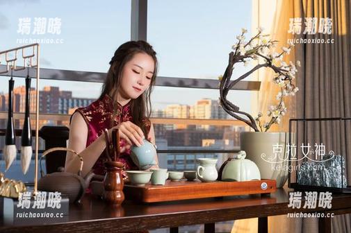 克拉女神 - 高清兔女郎写真，舒彤大胆尝试！等一等，这身姿又让我想多说几句。