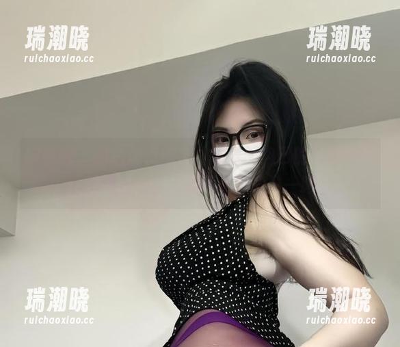 可爱的肉巴 微密圈 - 黑色波点肉肉,可爱的肉巴的无敌组合:精选图包让人忍不住想多看一眼!