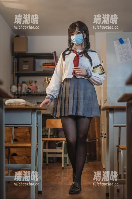啊日日_Ganlory的美足合集，我每次看都忍不住想…脚趾头是不是太好看了？