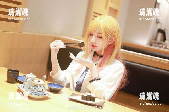 妍子坚不可摧的圣诞节cos又来了，更新后竟让我误以为是雪球！