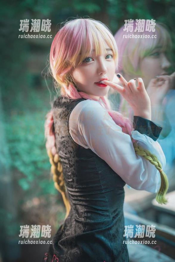 妆容、服饰再加上光影，孙乐乐(손예은)的赛博猎人蜜璃竟让我产生了一种超新鲜的痛快感！