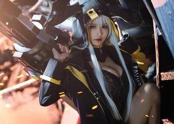 职业装写真里的小仓千代w，实力演绎‘我又来上班了’！