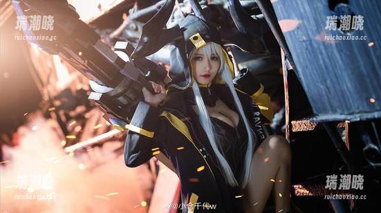 职业装写真里的小仓千代w，实力演绎‘我又来上班了’！