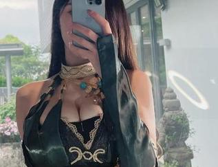 微密圈 - 小玉吃果冻的“女友”作品集，咋能想象她跟这种人谈恋爱呢？