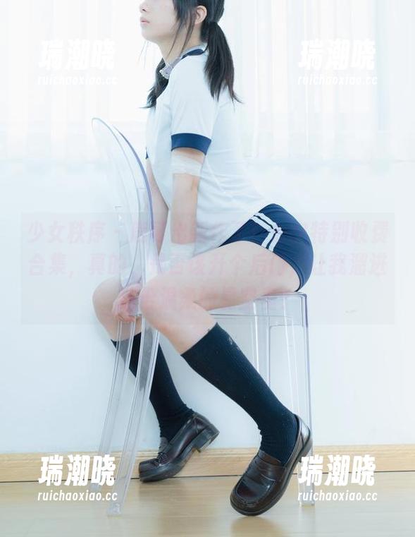 少女秩序 - 鹿可出新作了！七夕特别收费合集，真的，是否该开个后门，让我溜进这份温柔的星空里？
