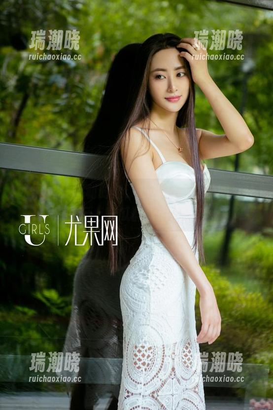 尤果网 - 福利时刻：张馥棋镂空原图，让你配上吃瓜群众的镜头！