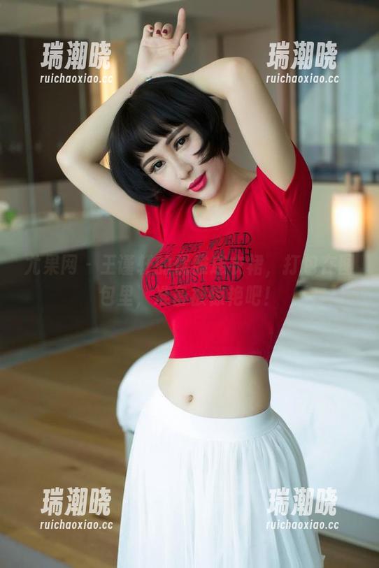 尤果网-王谨轩 尤果网 - 王谨轩的优雅连衣裙,打包在图包里,准备被惊艳吧!