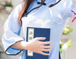 尤果网 - 一边看青树的美脚，脑海里居然闪过大师级的作品灵感...