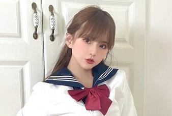 微密圈 - 看原图里的张思允，校服的样子竟然让我想起了青春的小剧场，满是惊险和滑稽！