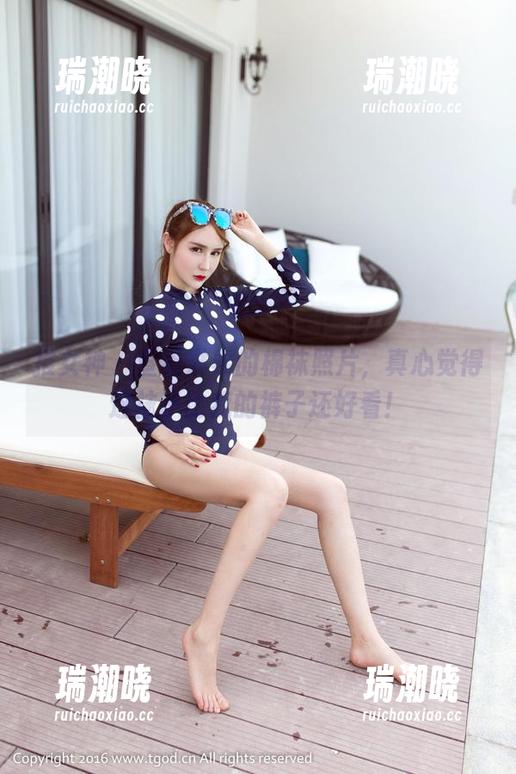 推女神 - 查看琳希的棉袜照片，真心觉得这袜子比我的裤子还好看！