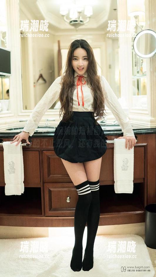 推女郎 - 在夏婉婉的短裙图库里，裙子飞行的不止是风，还有我的想法！
