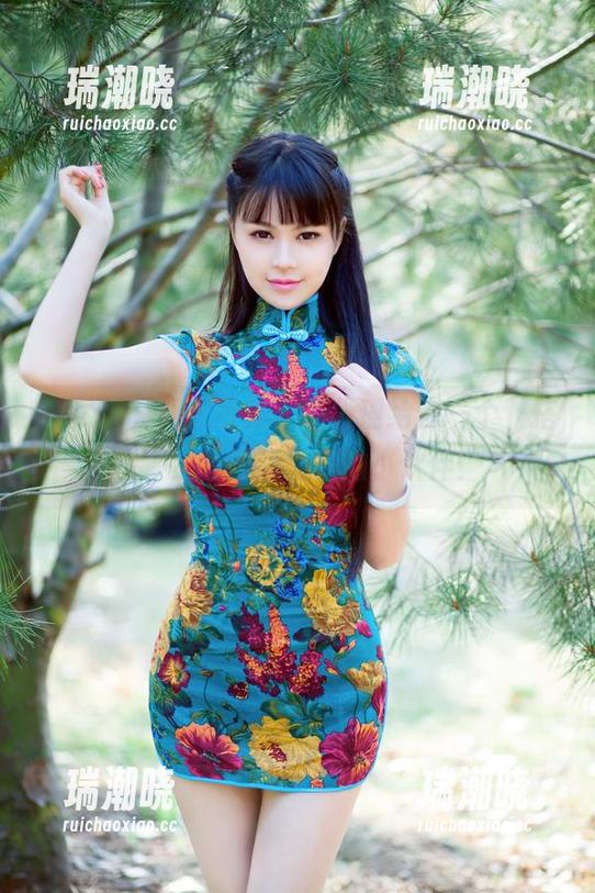 推女郎 - 双人写真，王馨瑶给你一个‘搭档’，赶紧叫上你的小伙伴！