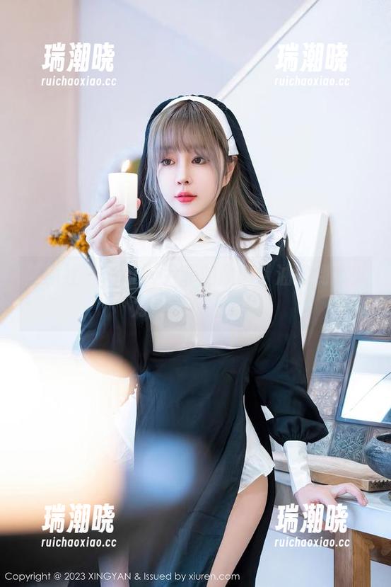 星颜社 - Emily尹菲的原图：油亮到我以为要滑起来了！