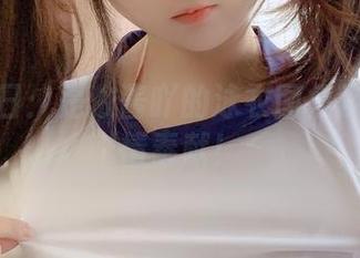 惬意夏日：是依酱吖的泳衣图集及资源倾情奉献！